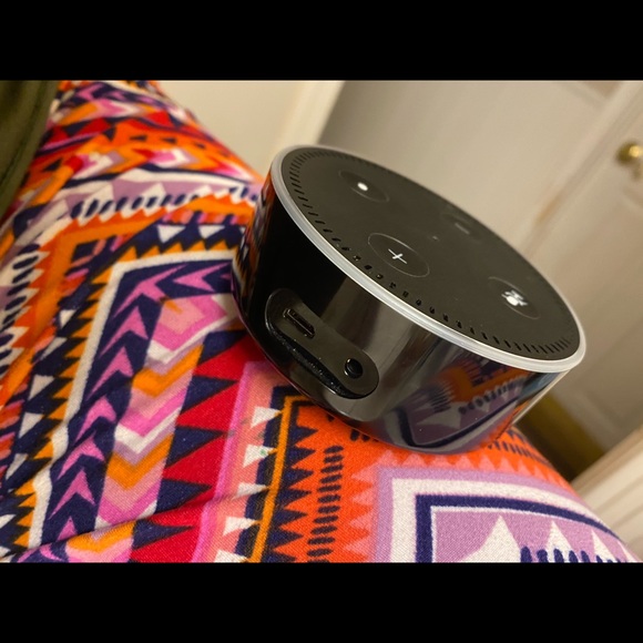 Echo Dot (2nd Generation) - Smart speaker with Alexa - Picture 2 of 7